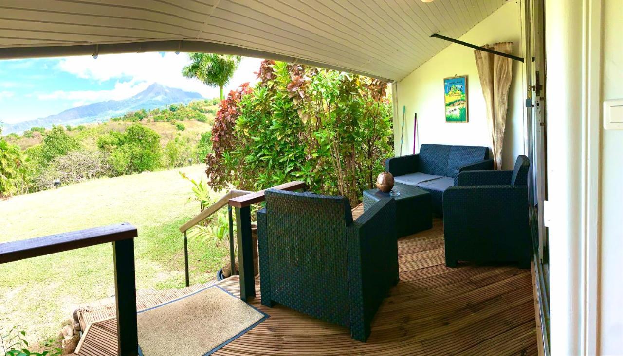 Lodge Colibris Piscine Privee Vue Panoramique Mer Et Montagne Pelee , 500 M Plage Dans Un Parc , Calme Assure Ideal Pour Decouvrir Le Nord Caraibes Le Carbet Kültér fotó